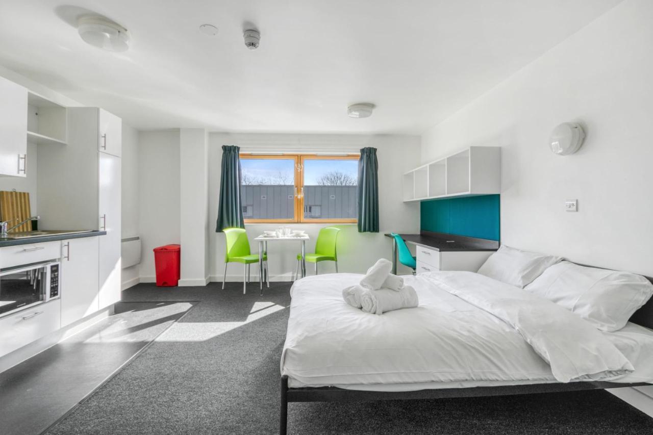 Bright & Central Studio In Luton, Sleeps 2 ルートン エクステリア 写真