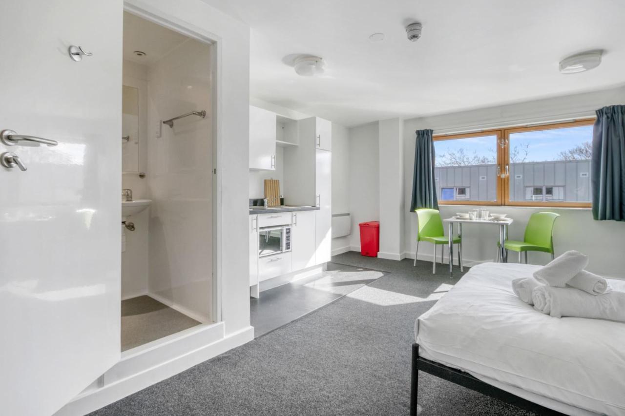 Bright & Central Studio In Luton, Sleeps 2 ルートン エクステリア 写真
