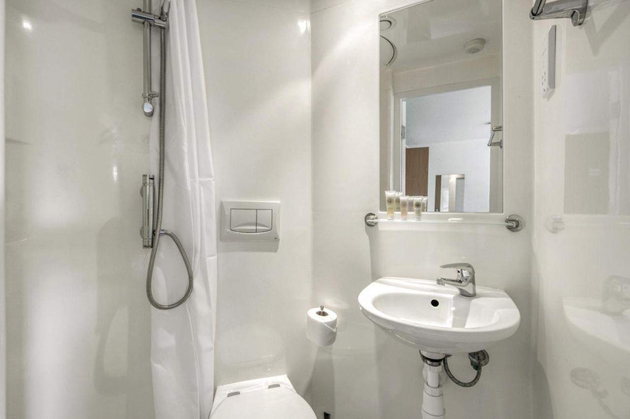 Bright & Central Studio In Luton, Sleeps 2 ルートン エクステリア 写真